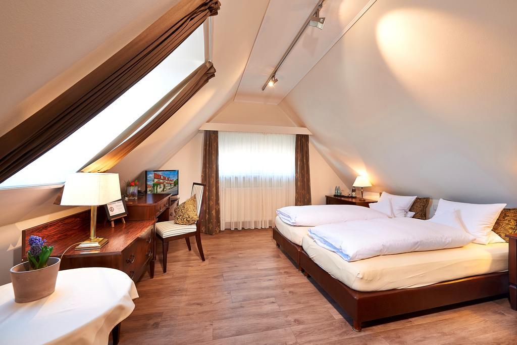 Brauereigasthof Zum Loewenbraeu Adelsdorf Oda fotoğraf